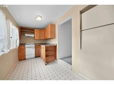 1611 W Main Street Cottage Grove OR 97424