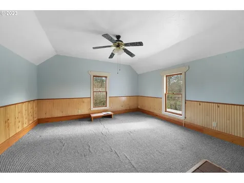 1611 W Main Street Cottage Grove OR 97424