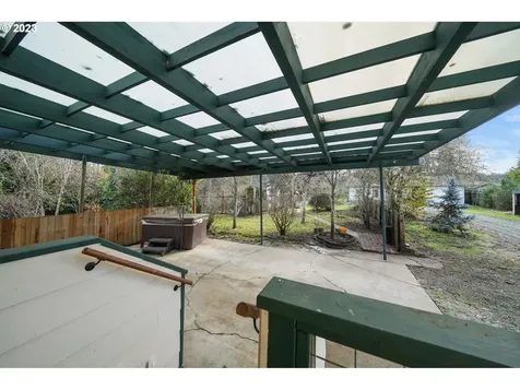 1611 W Main Street Cottage Grove OR 97424