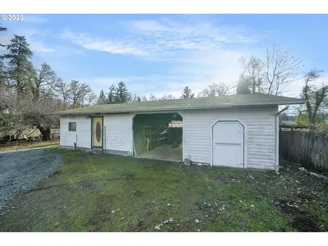1611 W Main Street Cottage Grove OR 97424