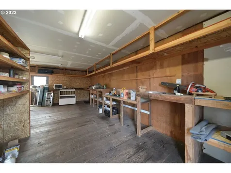 1611 W Main Street Cottage Grove OR 97424