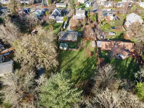1611 W Main Street Cottage Grove OR 97424