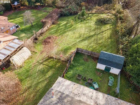1611 W Main Street Cottage Grove OR 97424