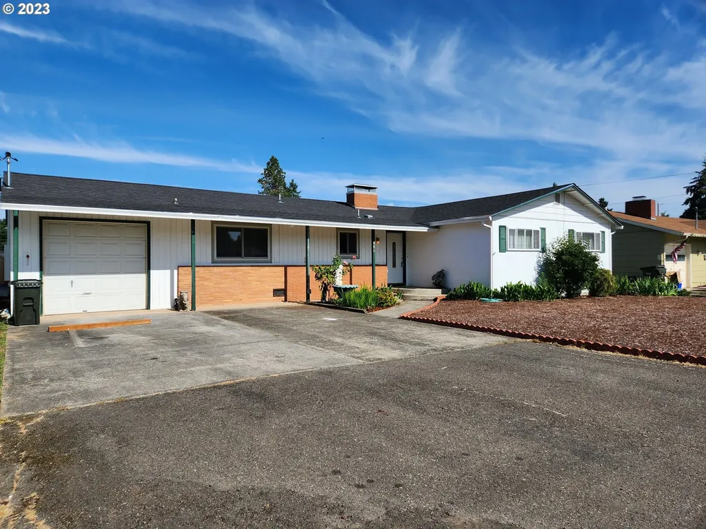 562 W Berdine Street Roseburg OR 97471