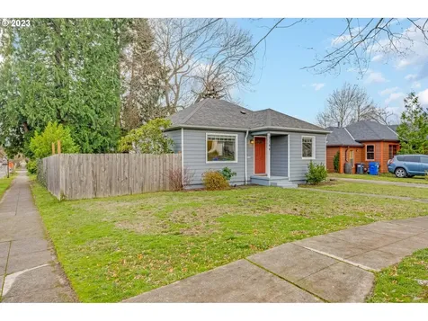9144 Se Alder Street Portland OR 97216