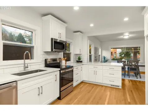 2709 Se 71st Avenue Portland OR 97206