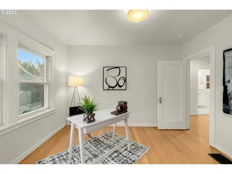 2709 Se 71st Avenue Portland OR 97206