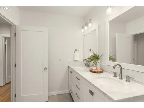 2709 Se 71st Avenue Portland OR 97206
