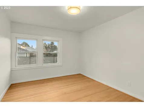 2709 Se 71st Avenue Portland OR 97206