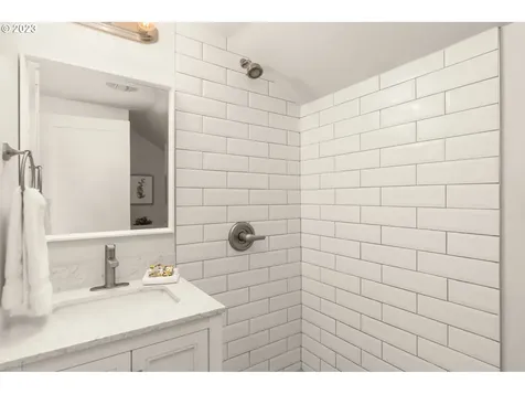 2709 Se 71st Avenue Portland OR 97206
