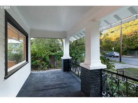 2709 Se 71st Avenue Portland OR 97206
