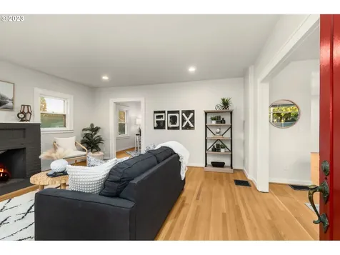 2709 Se 71st Avenue Portland OR 97206