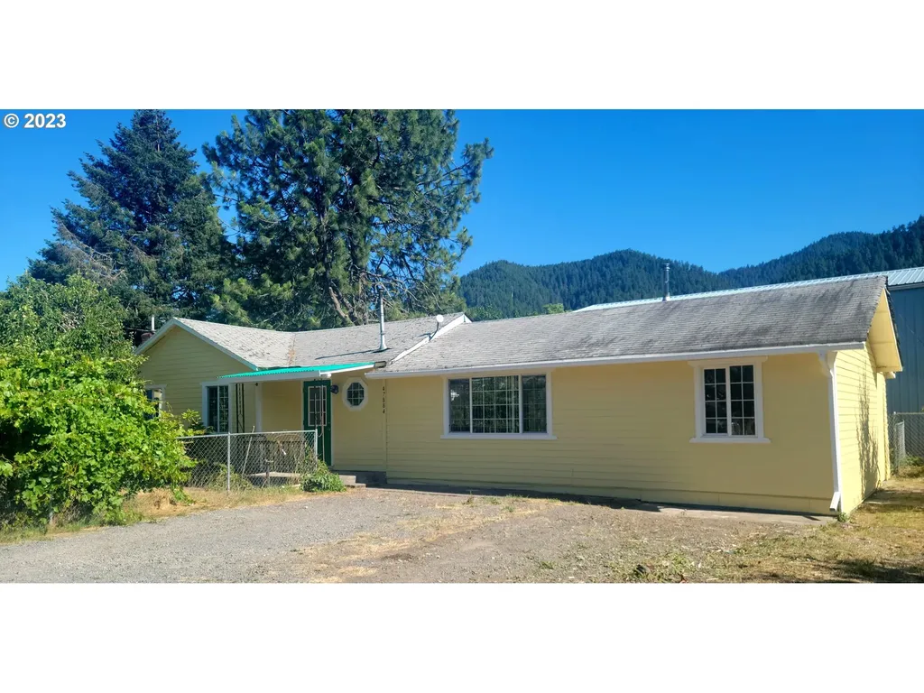 47884 Jones Road Oakridge OR 97463