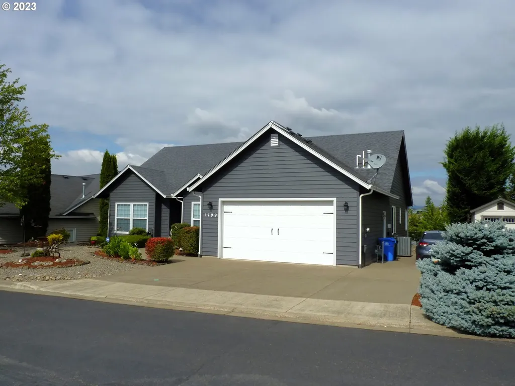 1799 Culver Loop Sutherlin OR 97479
