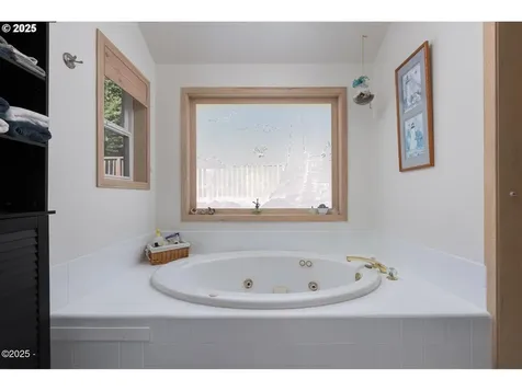 136 SE Larch Street Newport OR 97365