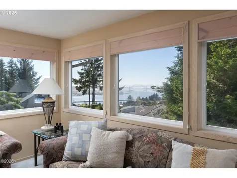 136 SE Larch Street Newport OR 97365