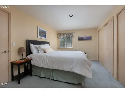 136 SE Larch Street Newport OR 97365