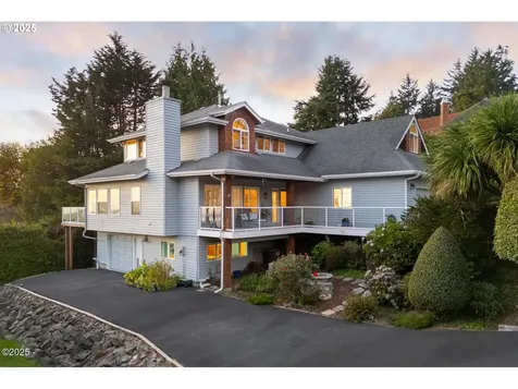 136 SE Larch Street Newport OR 97365