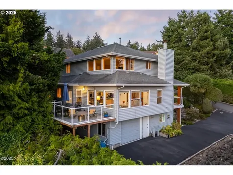 136 SE Larch Street Newport OR 97365
