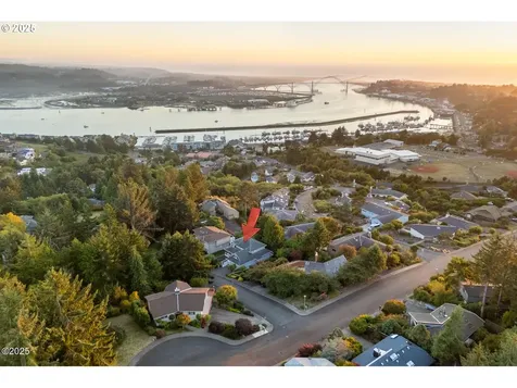 136 SE Larch Street Newport OR 97365