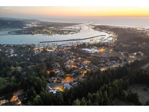 136 SE Larch Street Newport OR 97365