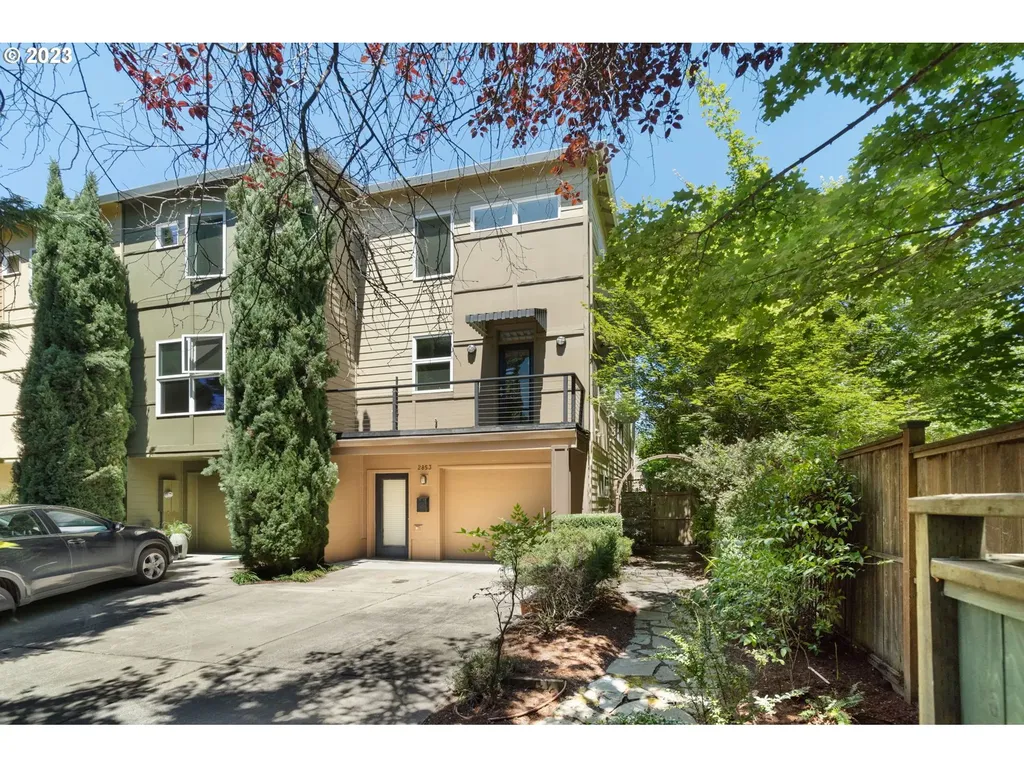 2853 SE Schiller Street Portland OR 97202