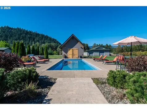 315 Evelyn Street Roseburg OR 97471