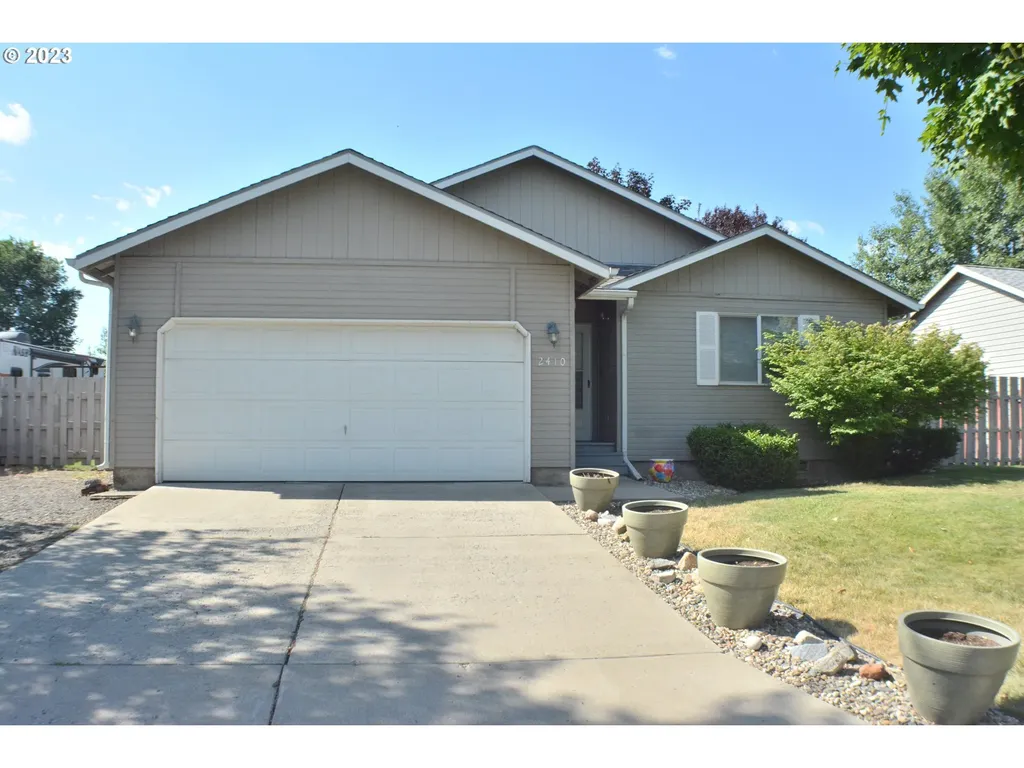 2410 E M Avenue La Grande OR 97850