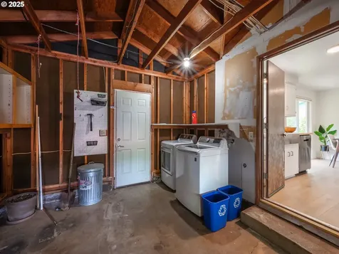 1376 Buck Street Eugene OR 97402