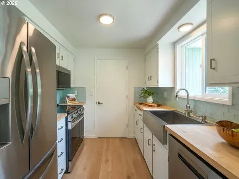 1376 Buck Street Eugene OR 97402