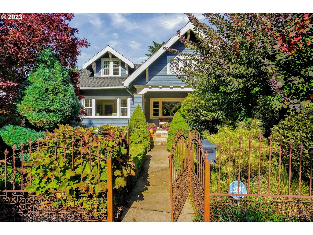810 N Water Street Silverton OR 97381