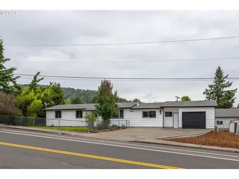 2249 NW Troost Street Roseburg OR 97471