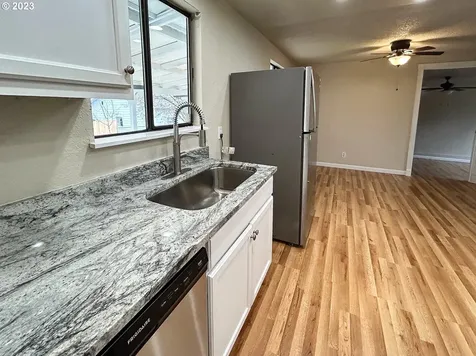 2249 NW Troost Street Roseburg OR 97471