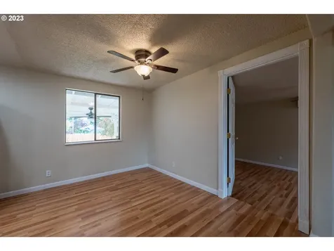 2249 NW Troost Street Roseburg OR 97471