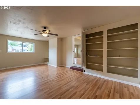 2249 NW Troost Street Roseburg OR 97471