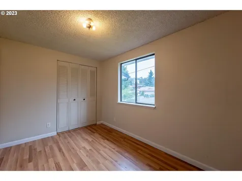 2249 NW Troost Street Roseburg OR 97471
