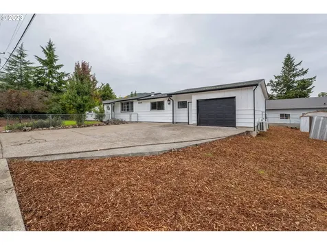 2249 NW Troost Street Roseburg OR 97471
