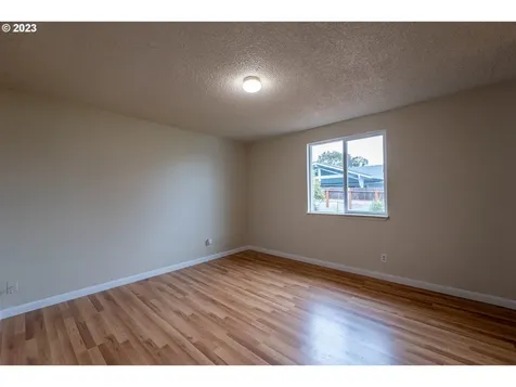 2249 NW Troost Street Roseburg OR 97471