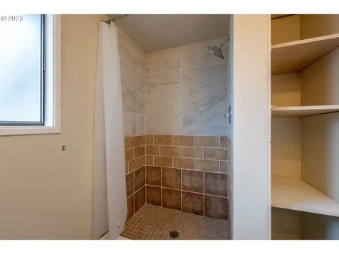 2249 NW Troost Street Roseburg OR 97471