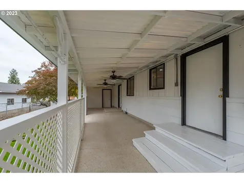 2249 NW Troost Street Roseburg OR 97471