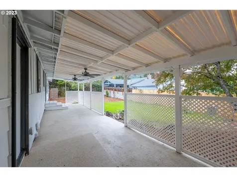 2249 NW Troost Street Roseburg OR 97471