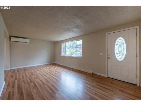 2249 NW Troost Street Roseburg OR 97471