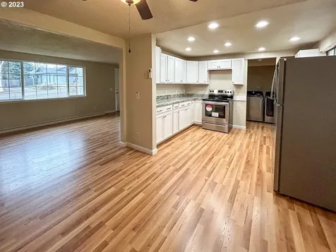 2249 NW Troost Street Roseburg OR 97471