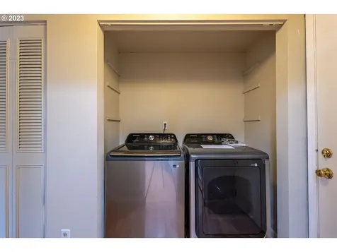 2249 NW Troost Street Roseburg OR 97471