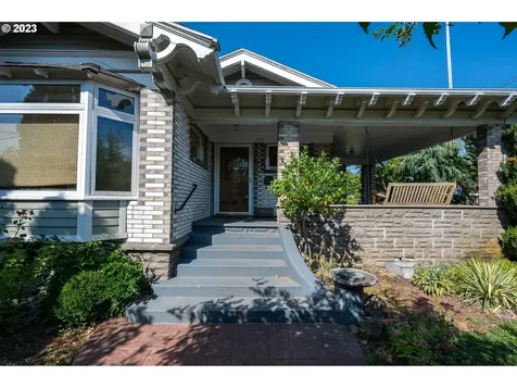 5933 Ne Flanders Street Portland OR 97213