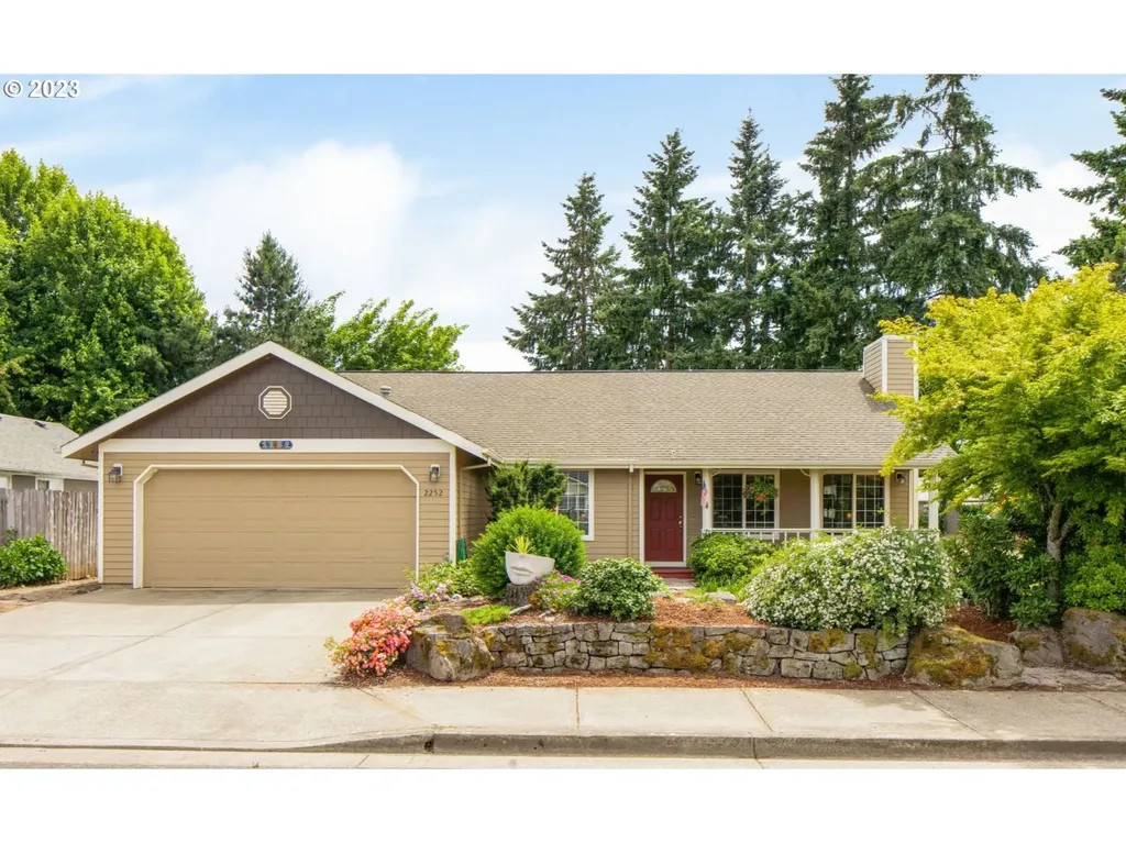 2252 Riviera Court Hubbard OR 97032