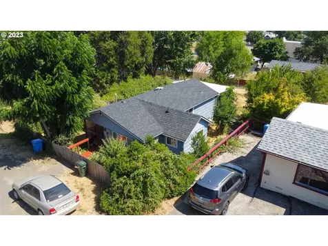 332 E Fifth Avenue Sutherlin OR 97479