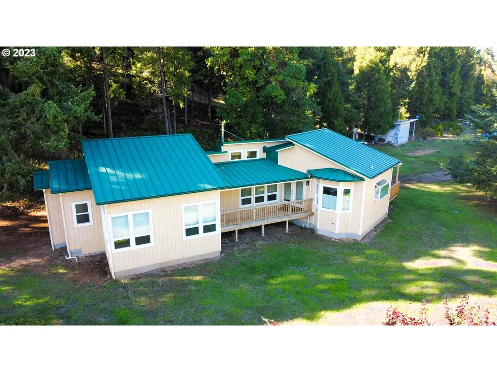 955 Shively Creek Road Canyonville OR 97417