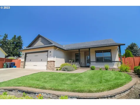 1027 S 41st Street Springfield OR 97478