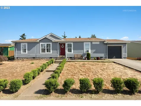 467 Comstock Avenue Woodburn OR 97071